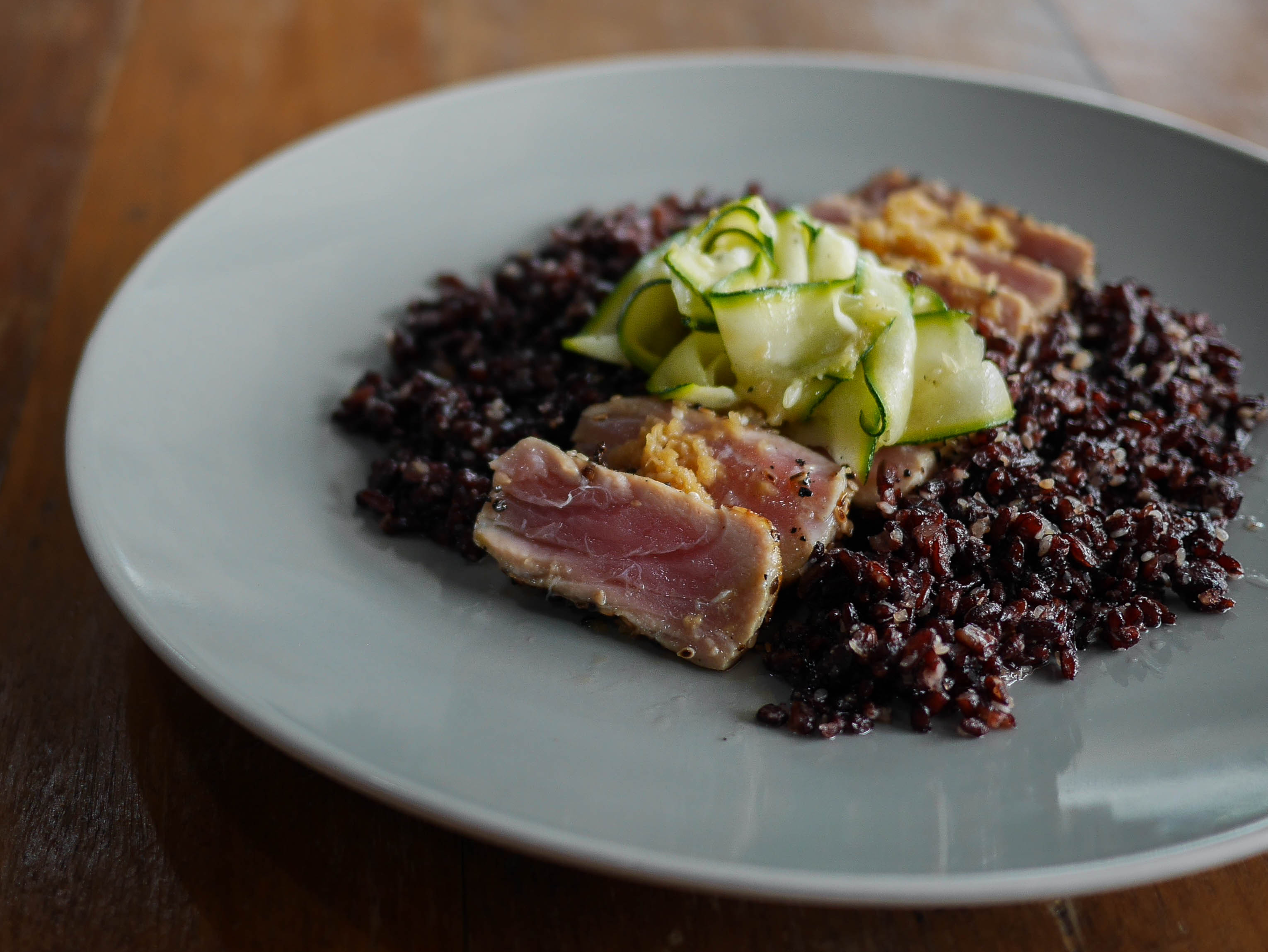 peppercorn and sesame crusted tuna with black rice