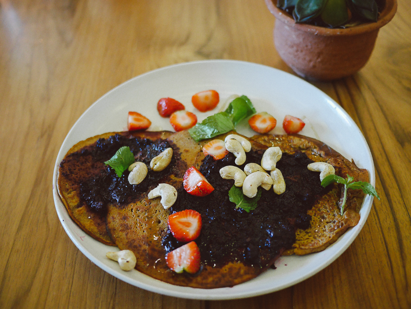 Cafe organic blueberry pancakes