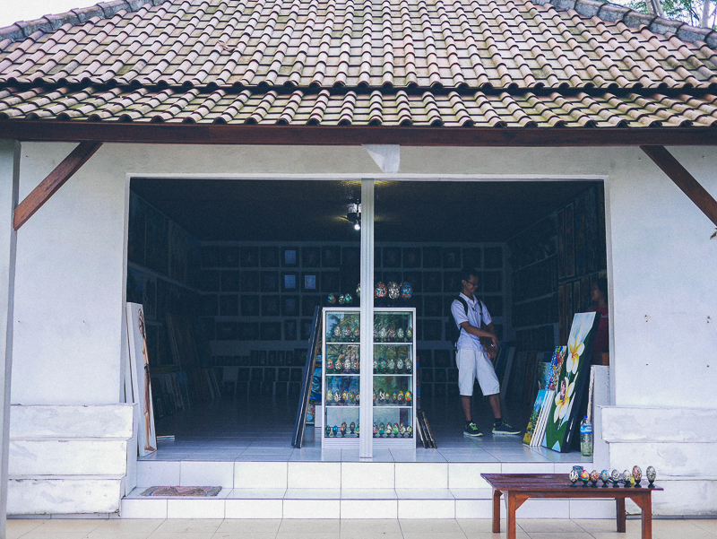 ubud village walk art shops