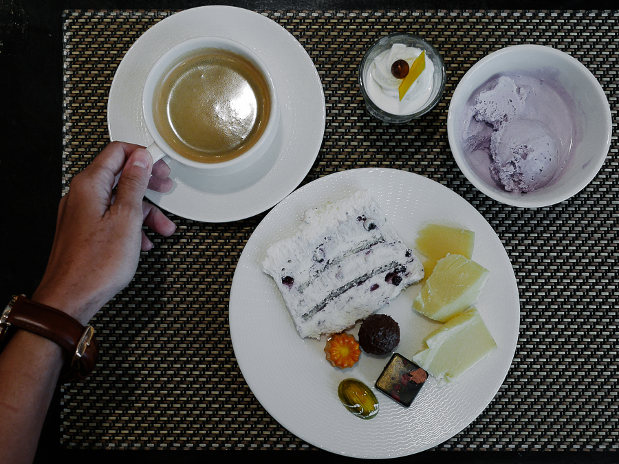 marco-polo-ortigas-cucina-restaurant-breakfast-dessert-plate